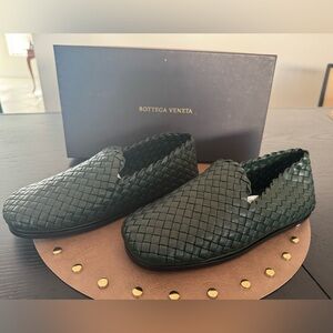 NWT BOTTEGA VENETA Green Intrecciato Woven Leather Loafers Size 39.5
